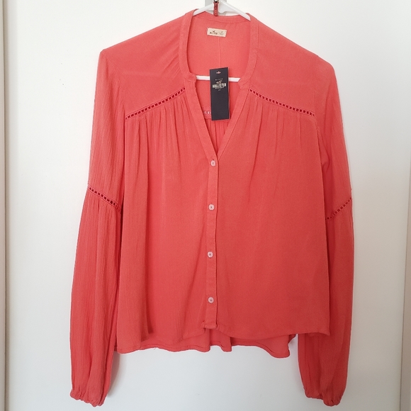 NEW Hollister Loose Fitting Blouse Cutout Details - Picture 1 of 7